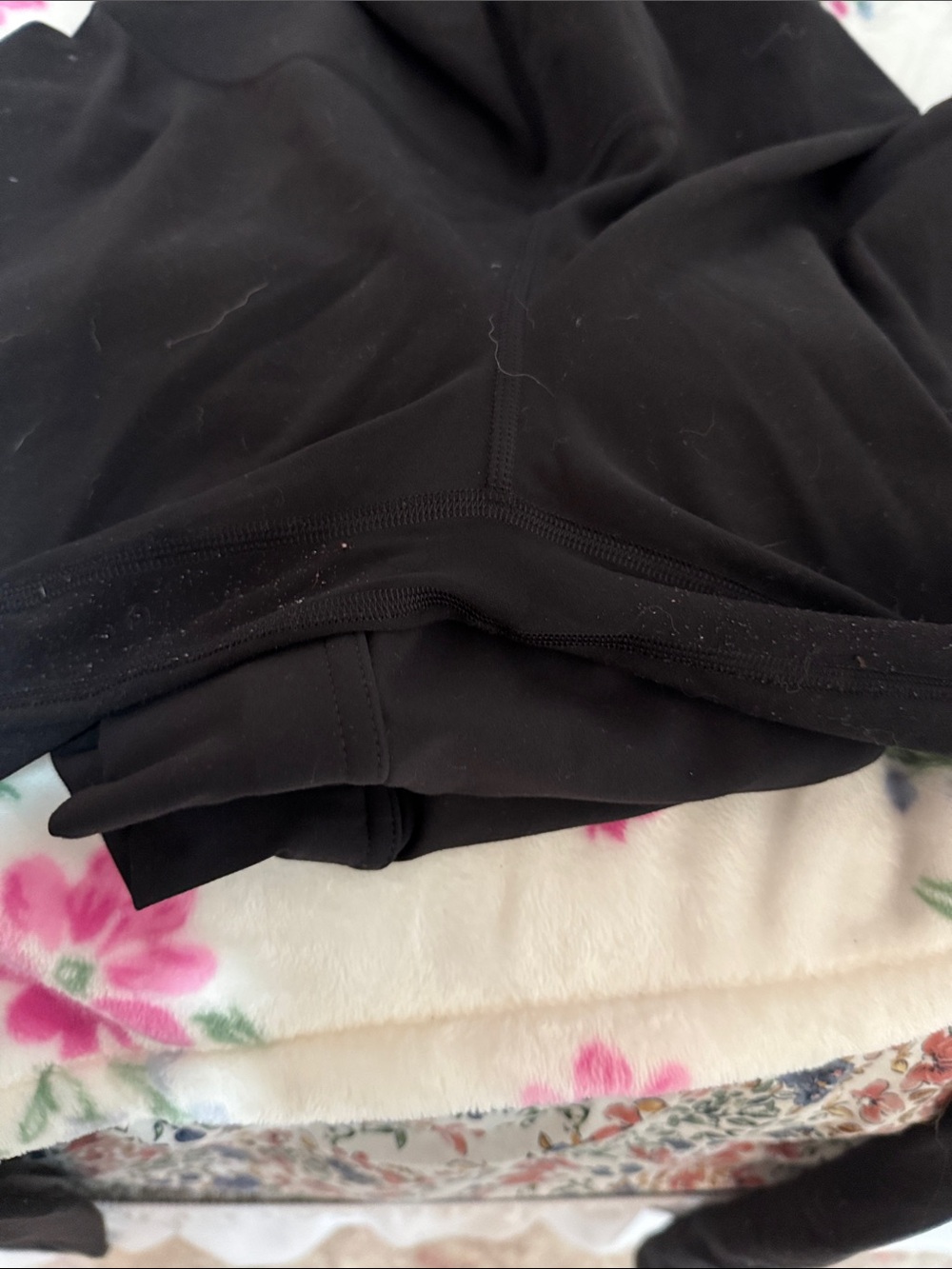 Lululemon High-Rise Black Leggings 31 inch inseam! - Picture 3 of 3